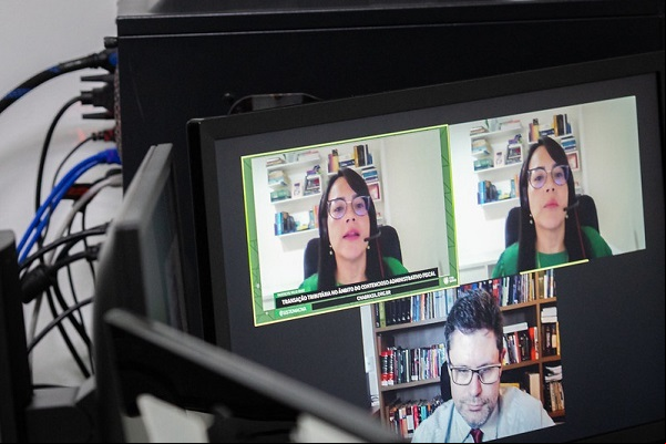 Liliane Bontempo e Thiago Buschinelli durante a live
